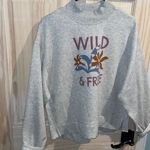 Wild & free sweater size small